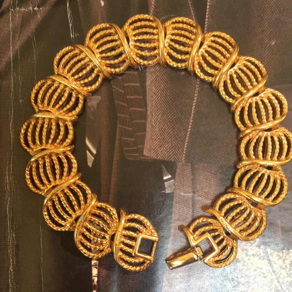 Napier vintage gold tone bracelet